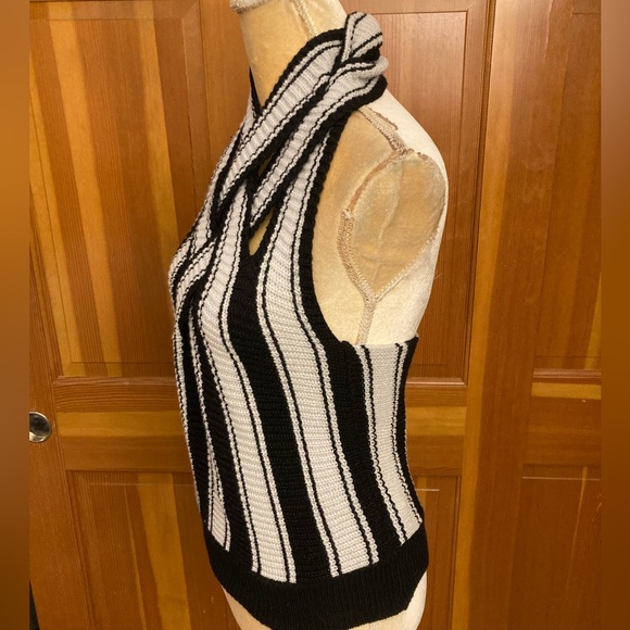 Nwt, Lavishly Paris Criss Cross Knit Sleeveless Top. - Picture 8 of 16